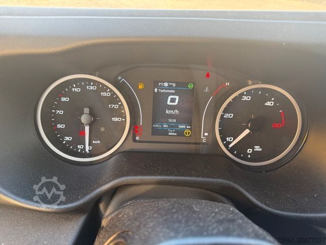 Furgon skrzyniowy IVECO Daily 35S21 (35-210) Kastenwagen