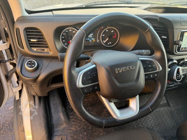 Furgon skrzyniowy IVECO Daily 35S21 (35-210) Kastenwagen