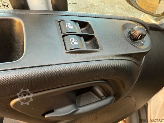 Furgon skrzyniowy IVECO Daily 35S21 (35-210) Kastenwagen