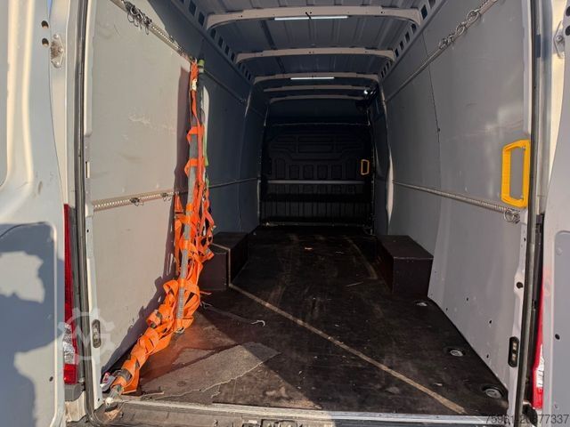 Furgon skrzyniowy IVECO Daily 35S21 (35-210) Kastenwagen