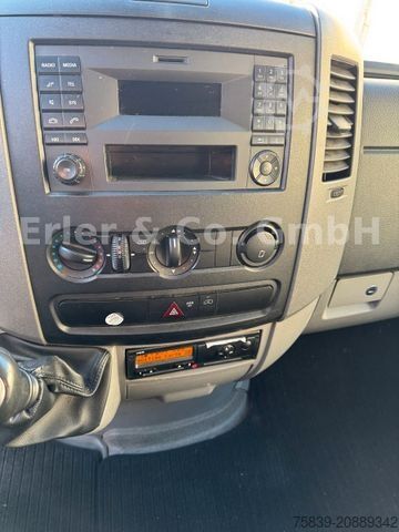 Vrachtwagen met bakwagen MERCEDES-BENZ Sprinter II 513, Koffer, LBW, 3 Sitze, 80