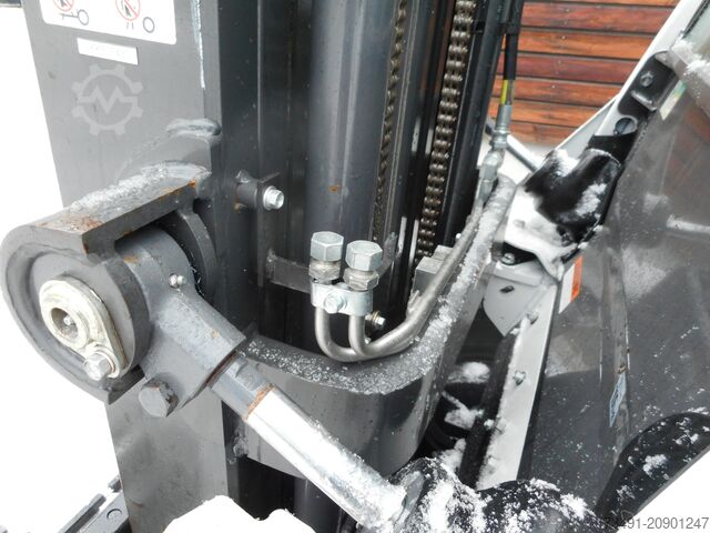 Vysokozdvižný vozík Nissan Univarriers Y1DA25Q Triplex