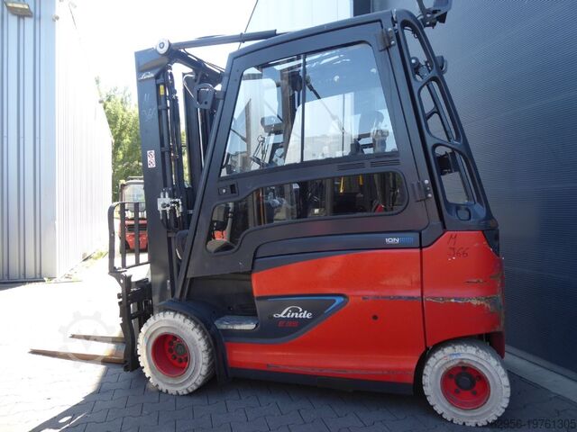 Electric 4-wheel forklift Linde E35HL-01