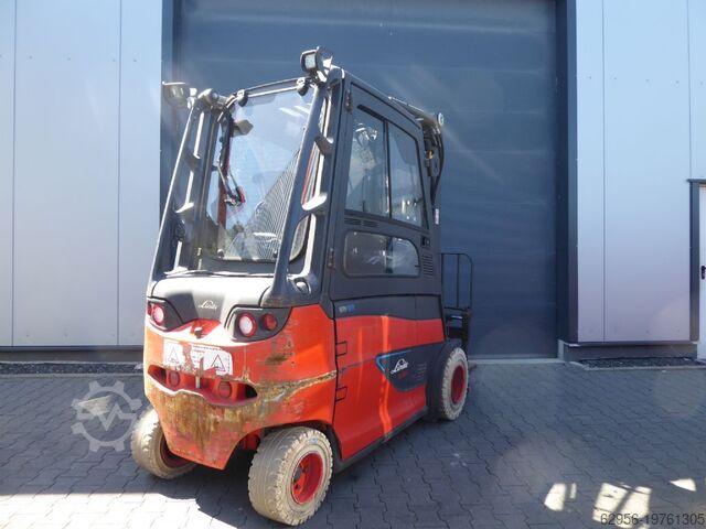 Electric 4-wheel forklift Linde E35HL-01