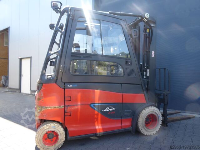 Electric 4-wheel forklift Linde E35HL-01