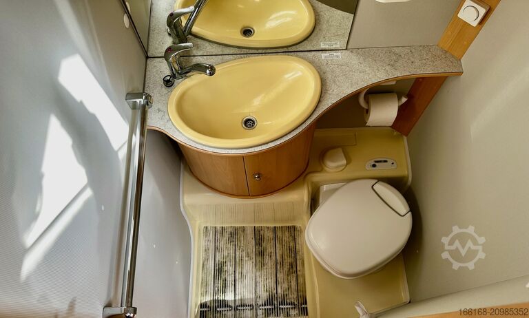 Karavan Dethleffs Camper 470 V