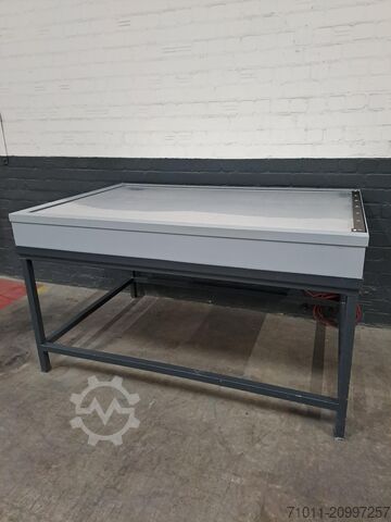 Stoły pomiarowe z podświetlanym panelem do papieru GKC D2