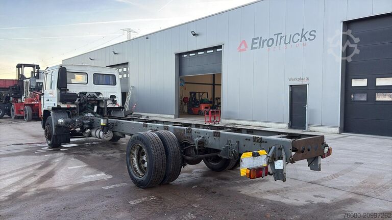 Chassis com cabina Volvo FL 220 (STEEL SUSP. / 10 BOLTS / 18 TONS / LONG...