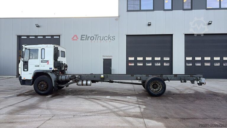 Chassis com cabina Volvo FL 220 (STEEL SUSP. / 10 BOLTS / 18 TONS / LONG...