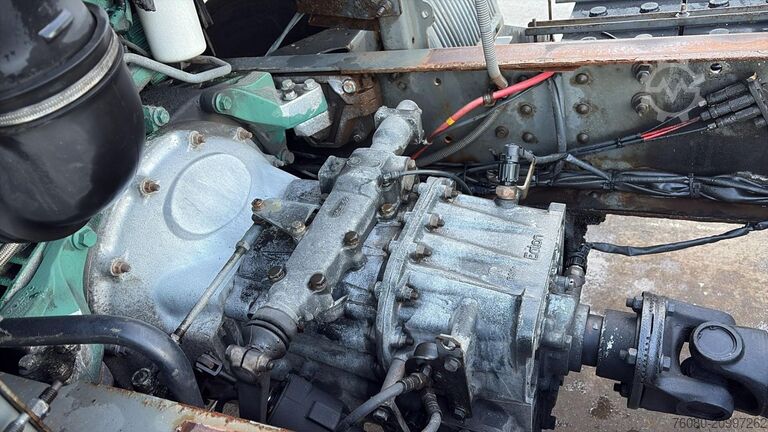 Chassis com cabina Volvo FL 220 (STEEL SUSP. / 10 BOLTS / 18 TONS / LONG...