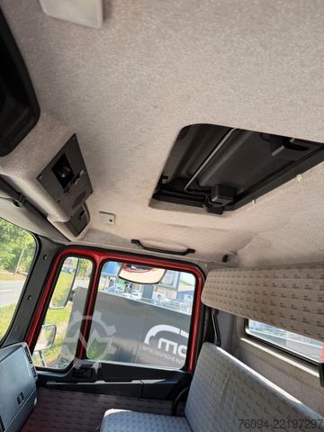 Vrachtwagen met bakwagen MAN 17.232 4x4 KRAN SEILWINDE Kran und LKW