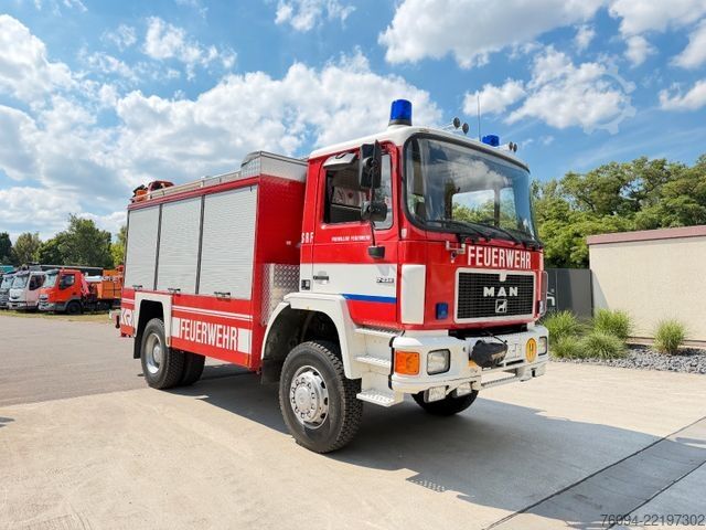 Speciale doeleinden vrachtwagen MAN 17.232 4x4 KRAN SEILWINDE Kran und LKW
