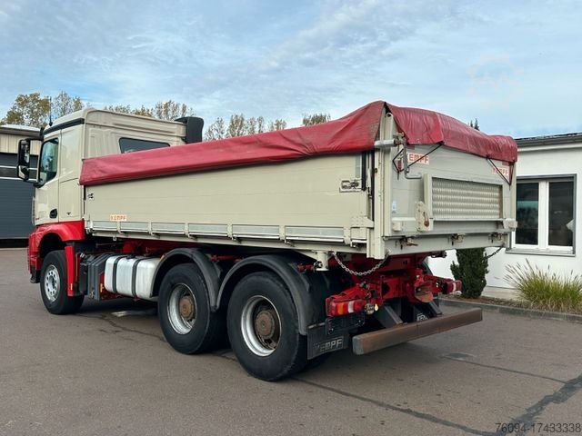 Autocarro ribaltabile MERCEDES-BENZ Arocs 2645 6x4 3-Seiten-Kipper AHK 35to
