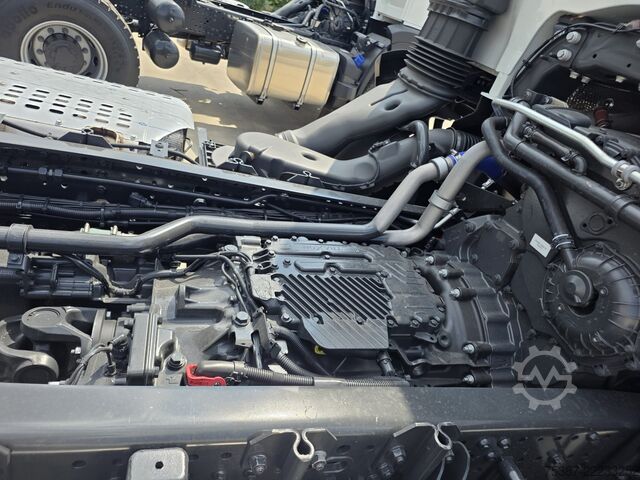 Vrachtwagenchassis iveco 380X54