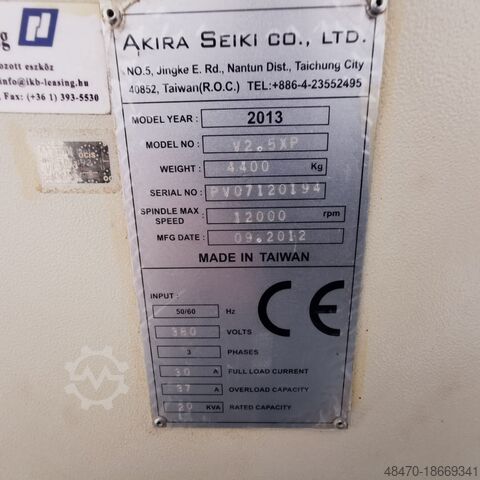 3-assig bewerkingscentrum AKIRA SEIKI V2.5XP