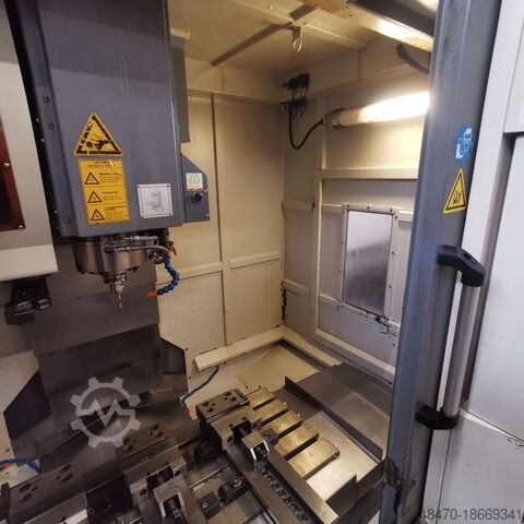 3-assig bewerkingscentrum AKIRA SEIKI V2.5XP