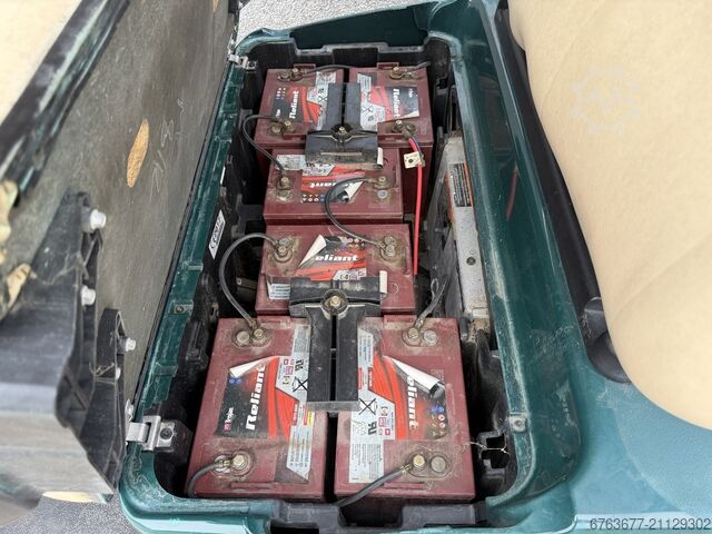 Golf cart CLUBCAR PRECEDENT 2-seater Golf cart 2017 with charger CLUBCAR Golfcar CLUBCAR PRESEDENT 2 zitter Golfkar Golfcart 2017 Met Lader