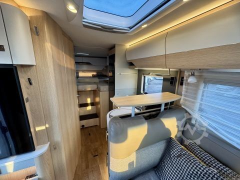 Autorulotă semi-integrată Hymer/Eriba B-Klasse MC T 600 WhiteLine Solar/Wechselrichter