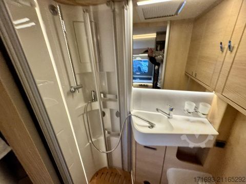 Autorulotă semi-integrată Hymer/Eriba B-Klasse MC T 600 WhiteLine Solar/Wechselrichter