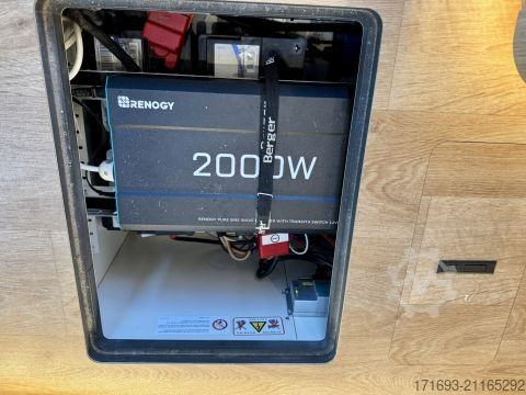 Autorulotă semi-integrată Hymer/Eriba B-Klasse MC T 600 WhiteLine Solar/Wechselrichter