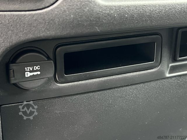 Vrachtwagen met bakwagen IVECO Daily 35S18H Koffer LBW+ACC+LED+NAVI