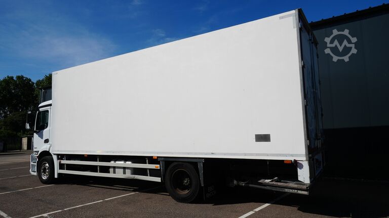 Transport refrigerat/congelat Mercedes-Benz Antos 2027 frigo truck with CARRIER SUPRA 850
