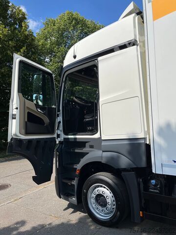 Valigia Mercedes-Benz Actros 1842 4-ACHS ZUG SCHMITZ KOFFER DURCHLADER