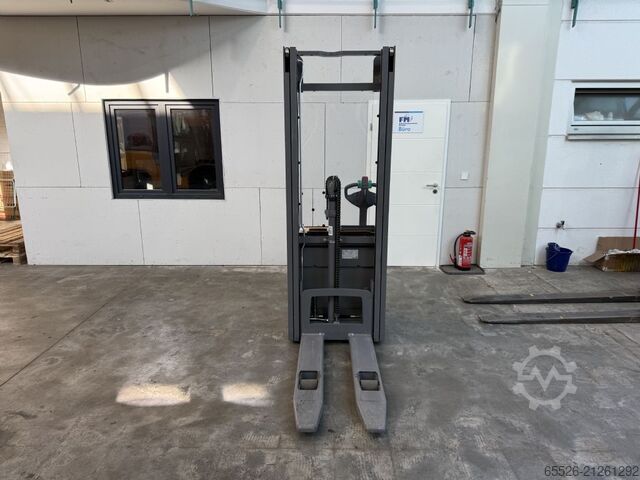 High Lift stacker Jungheinrich EJC 216 / nur 63 Std.