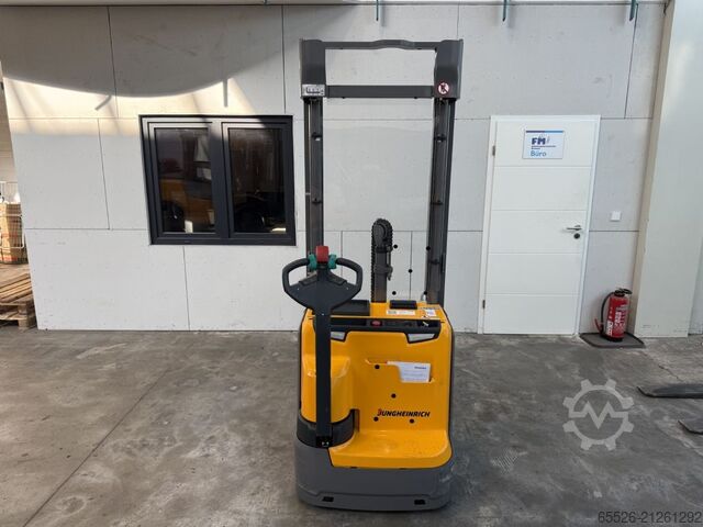 High Lift stacker Jungheinrich EJC 216 / nur 63 Std.