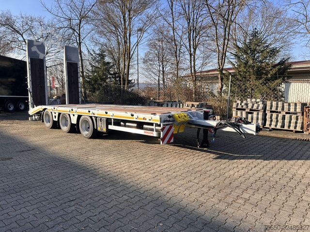 Dieplader oplegger Möslein TT 34 Zugrohr Gerade  34 t GG Tridem- Tieflader 3 Achs, gelenktNeufahrzeug
