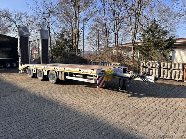 Dieplader oplegger Möslein TT 34 Zugrohr Gerade  34 t GG Tridem- Tieflader 3 Achs, gelenktNeufahrzeug