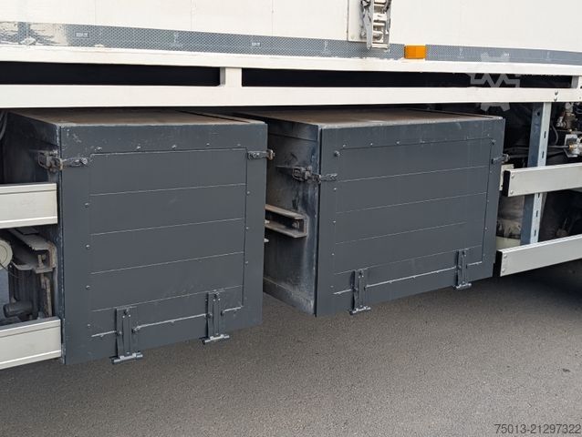 Naczepa z ruchomą podłogą  Rollbandwagen mit Walzen und Förderband