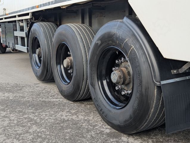 Naczepa z ruchomą podłogą  Rollbandwagen mit Walzen und Förderband