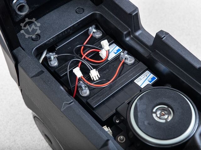  Kärcher BD 40/12 C Bp Pack - NEW BATTERIES