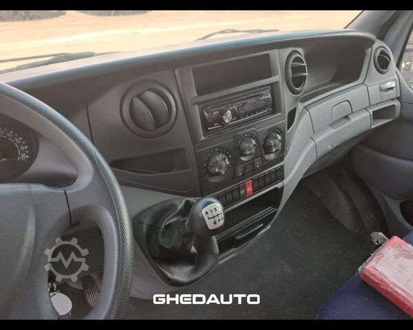 Kleinbus IVECO 35C15 - CASSONE + GRU