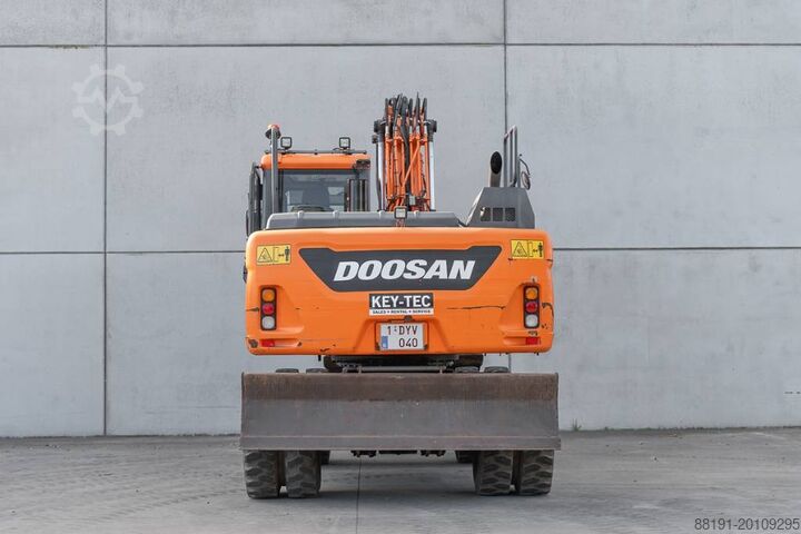 Mobiele graafmachine Doosan DX 140 W