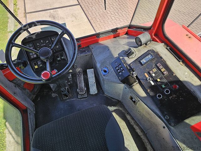  MOL YT200 TERMINAL TRACTOR