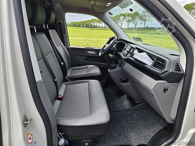 Kombi med högt tak VW TRANSPORTER 2.0 TDI T6.1 L2H1 Automaat!