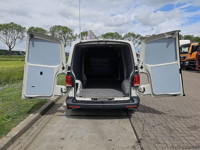 Kombi med högt tak VW TRANSPORTER 2.0 TDI T6.1 L2H1 Automaat!