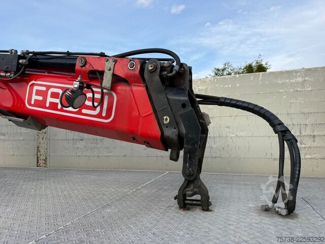 Lastbil med flak SCANIA R500 6x2*4 Baustoff Fassi 215/Retarder/Vollluft