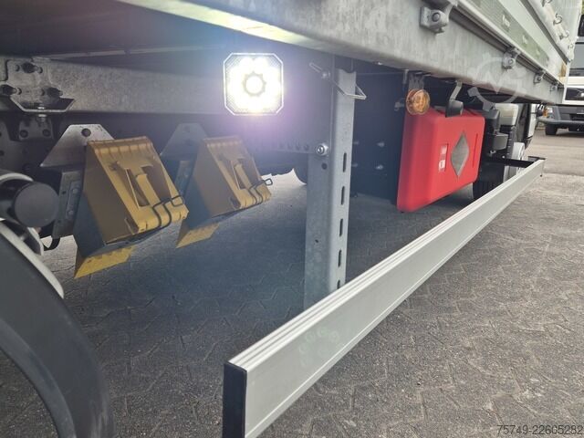 Transportador con plataforma y toldo Fuso Canter 7C18 Aut., Bordwand Pritsche Plane 6Tkm!