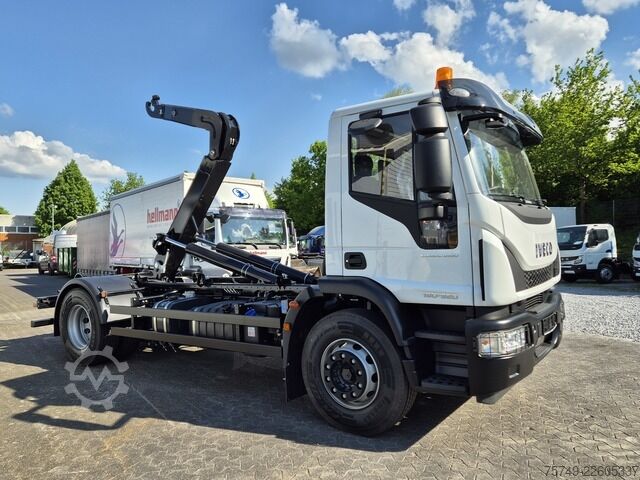 Camión portacontenedores de gancho iveco Euro Cargo 180E32 4x2 Abrollkipper Knick / Tele