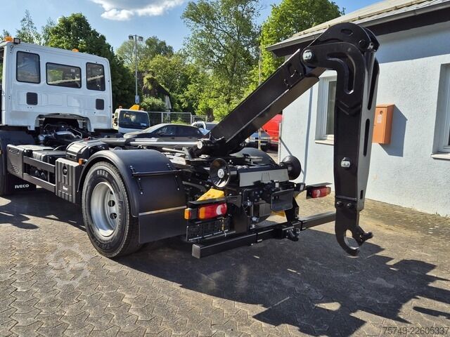 Camión portacontenedores de gancho iveco Euro Cargo 180E32 4x2 Abrollkipper Knick / Tele