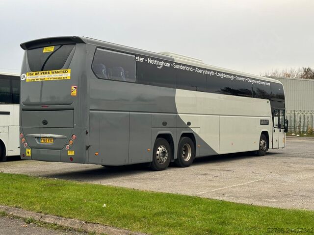 74 férőhelyes, bal kormányos autóbusz Volvo B11R Plaxton Elite i