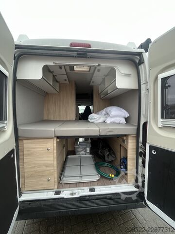 Husbil Fiat Ducato Weinsberg Carabus 2024 | Cambio manuale | Tetto a soffietto