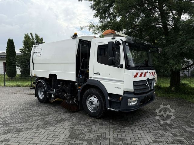 Zamiatarka drogowa MERCEDES-BENZ Atego 1323 Faun Viajet Hochdruckpumpe