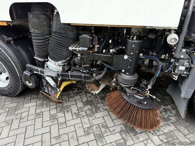 Zamiatarka drogowa MERCEDES-BENZ Atego 1323 Faun Viajet Hochdruckpumpe
