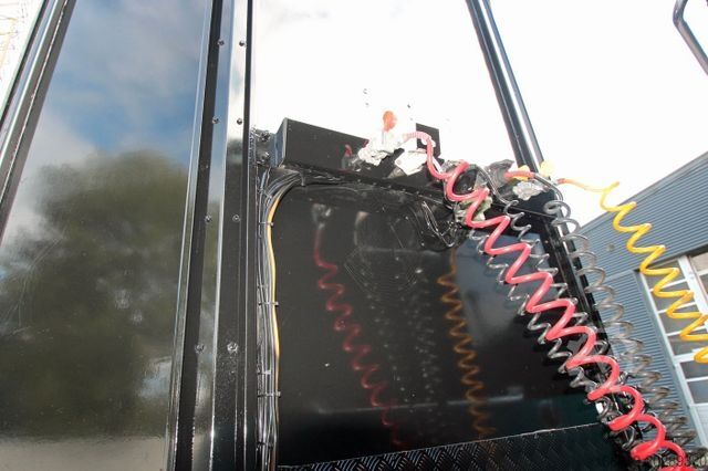 Semirremolque de plataforma baja  Geschlossener Autotransporter/Maschinentransport