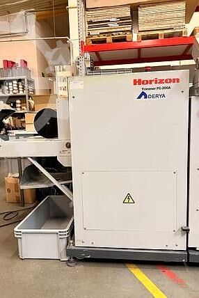 Brosúragyártó sor Horizon SPF-200A