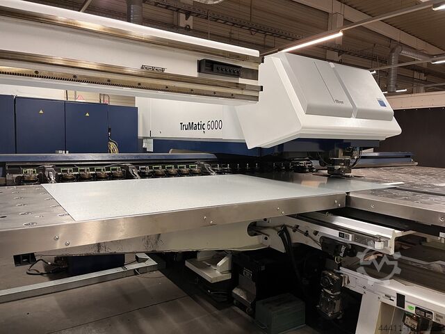 Laserowa prasa wykrawająca TRUMPF TruMatic 6000 (K06M) Fiber 3000 Watt FMC